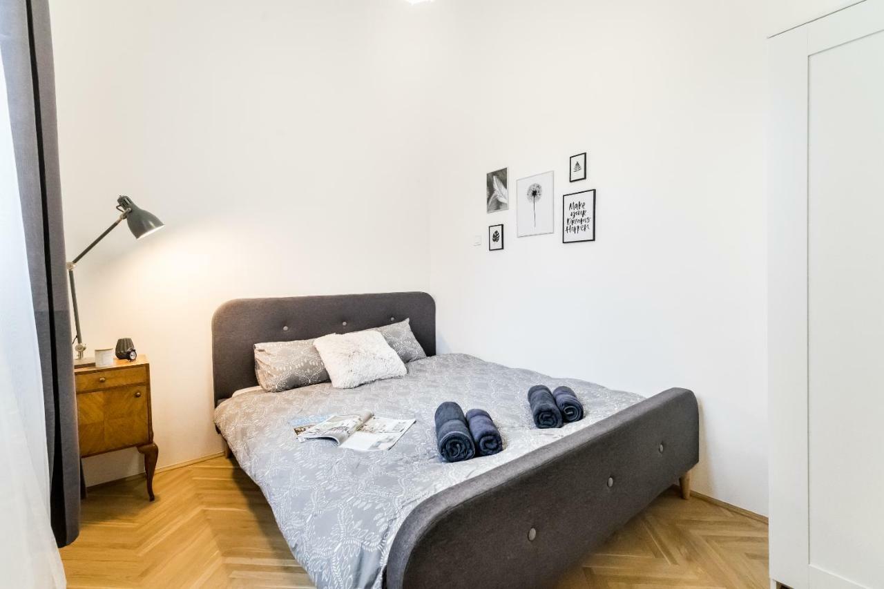 Bpr Colorlib Art Apartment Budapest Bagian luar foto