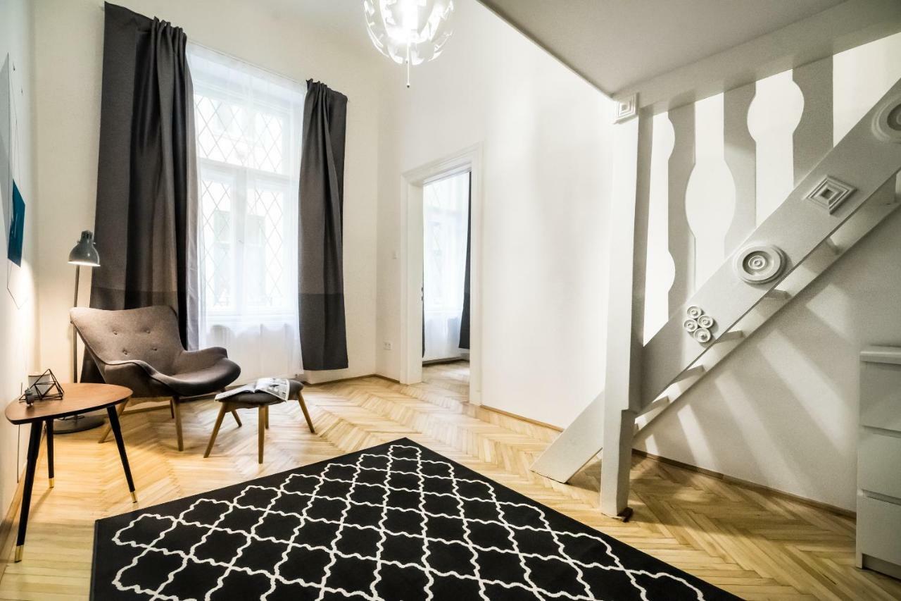 Bpr Colorlib Art Apartment Budapest Bagian luar foto