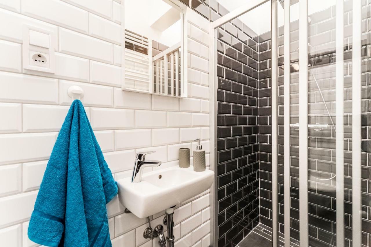 Bpr Colorlib Art Apartment Budapest Bagian luar foto