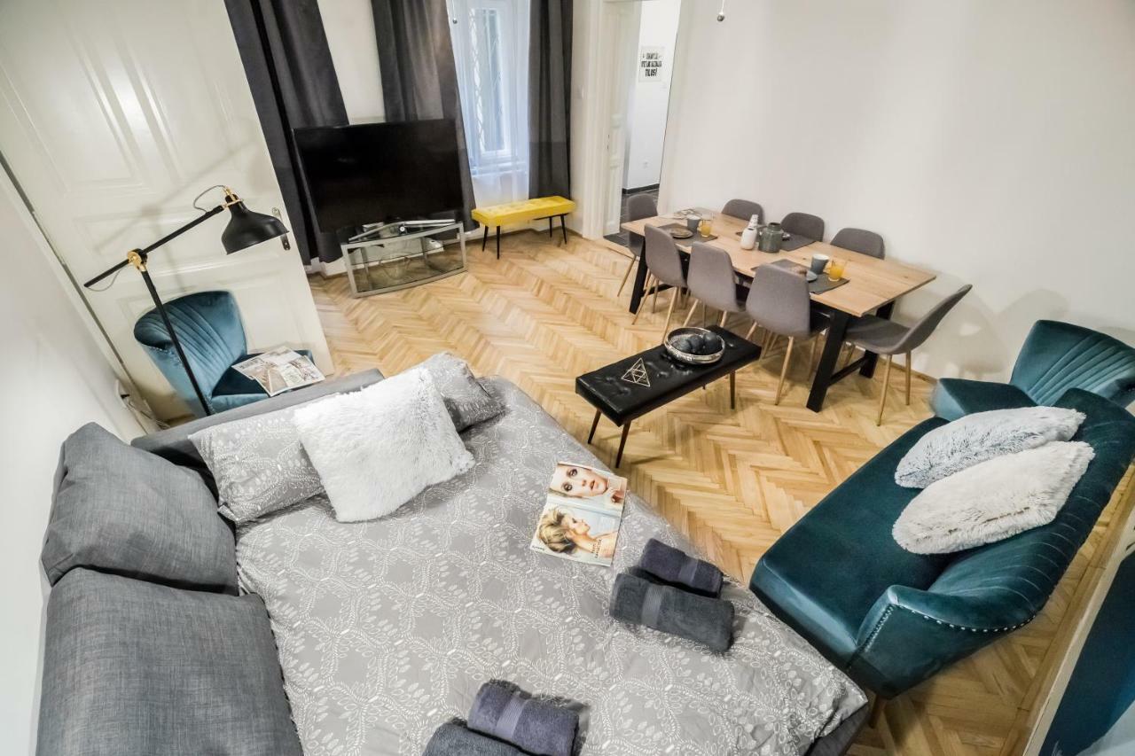 Bpr Colorlib Art Apartment Budapest Bagian luar foto