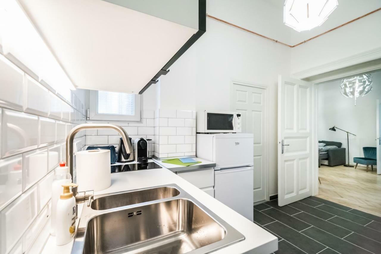 Bpr Colorlib Art Apartment Budapest Bagian luar foto
